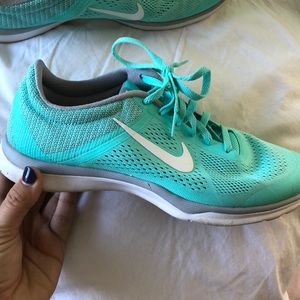 Nike tennis shoes